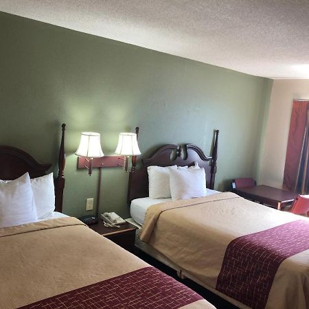 Motor Inns Of America Madisonville Bagian luar foto