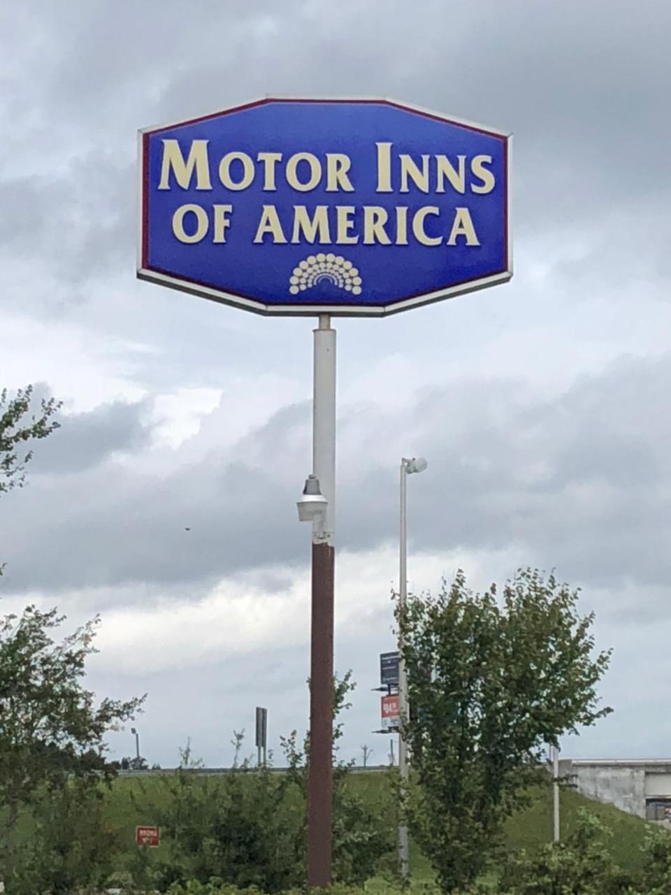 Motor Inns Of America Madisonville Bagian luar foto