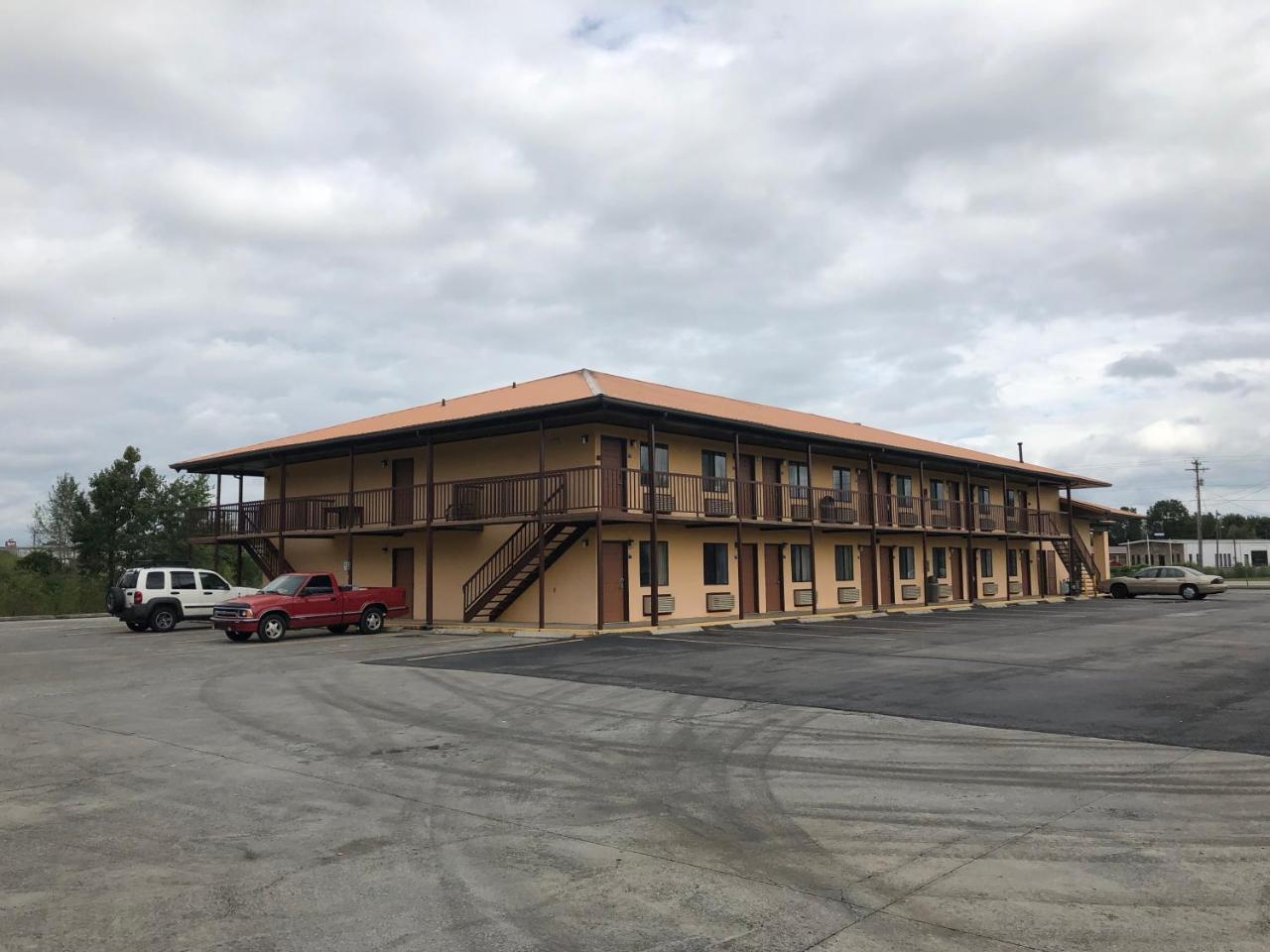 Motor Inns Of America Madisonville Bagian luar foto